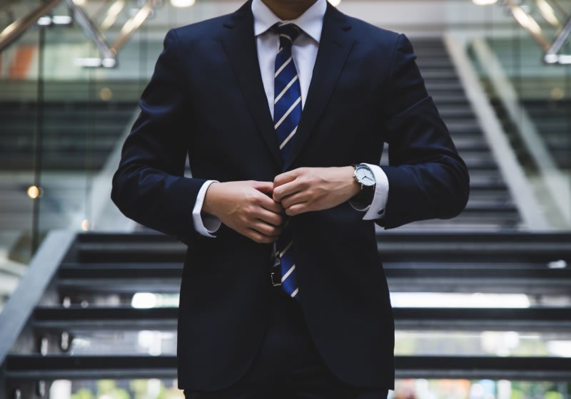Igualdad en las empresas españolas: ¿realidad o ficción? Mujer líder de un equipo como ejemplo de igualdad en las empresas